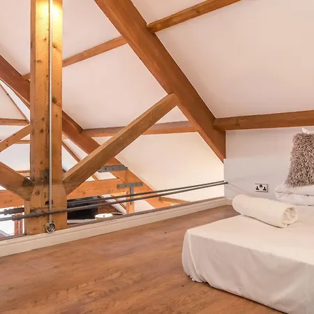 Eleska's Aparthotel