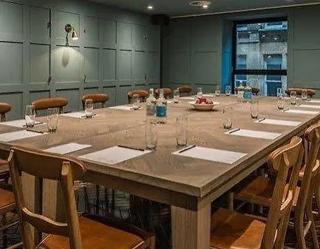 King Street Townhouse 4*