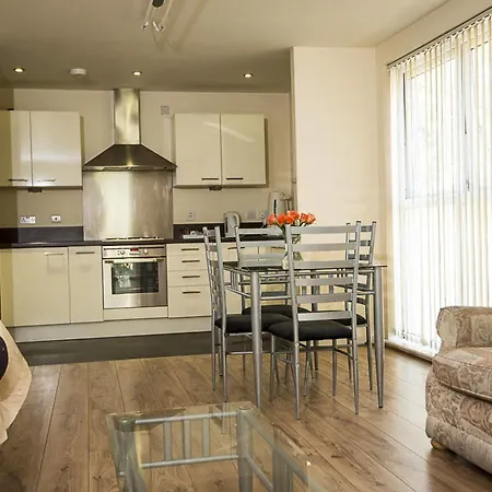 Park Hall Apartment *