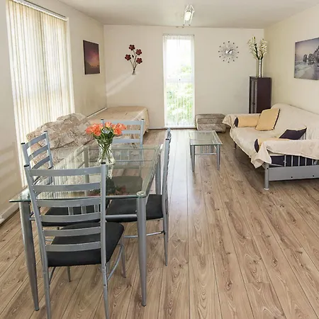 Apartment Park Hall