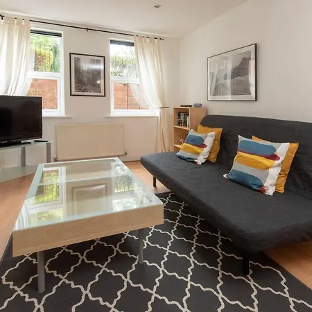 Cosy 1br Flat In Heart Of Fallowfield Apartment