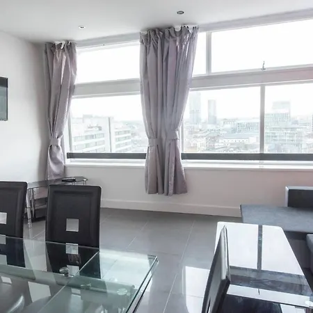 Stunning 19th Floor 2br - Deansgate Апартаменты