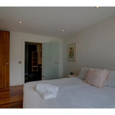 Stunning, Huge And Elegant Apt For 6 In Apartmán *