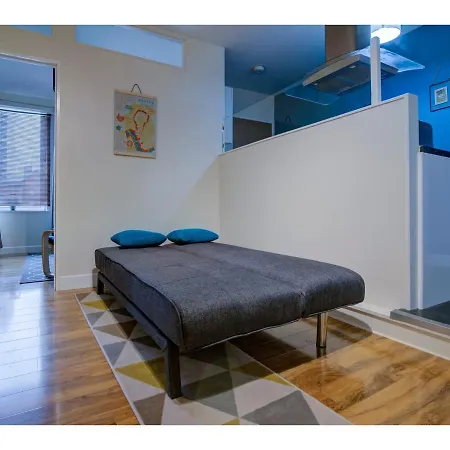 Stylish And Charming City Centre Apt For 6 *
