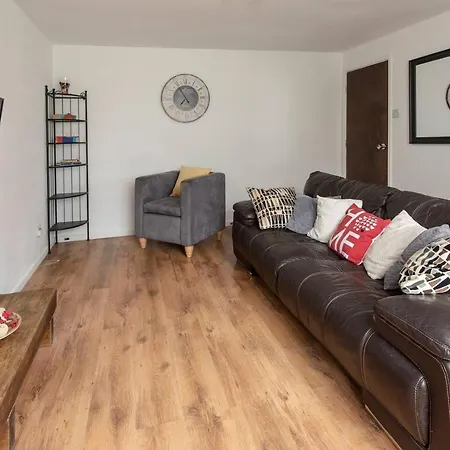 5-guest With Parking - 10 Min To Stadium Manchester