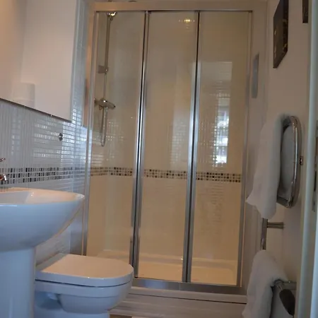 2 Bedroom With Balcony Overlooking River *