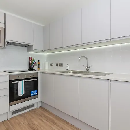 2 Bedroom With Stunning Views Апартаменты *