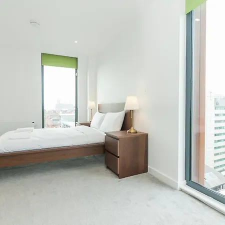 2 Bedroom With Stunning Views Апартаменты