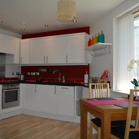 2 Bedroom With Balcony Overlooking River *