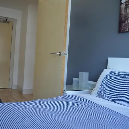 2 Bedroom With Balcony Overlooking River Apartment