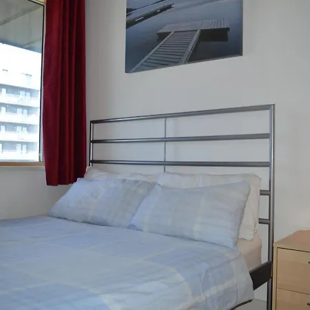 Apartment 2 Bedroom With Balcony Overlooking River Manchester