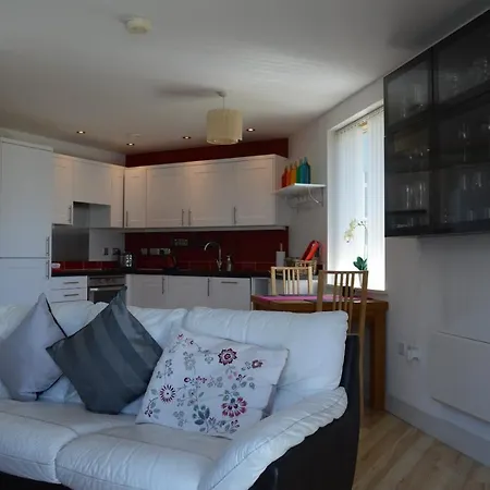 Апартаменты 2 Bedroom With Balcony Overlooking River Манчестер