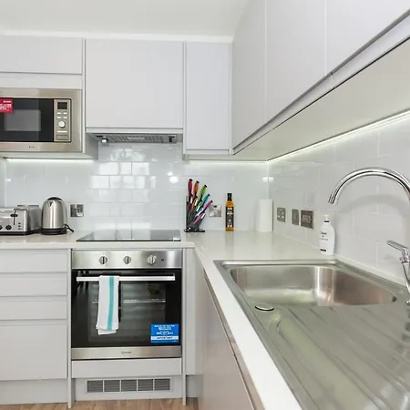 2 Bedroom With Stunning Views Апартаменты *