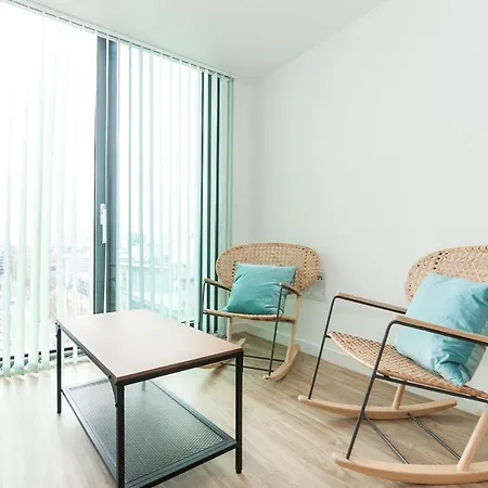2 Bedroom With Stunning Views Апартаменты