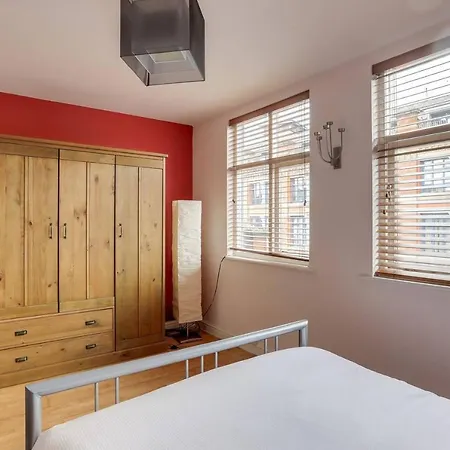 Spacious 2br Flat In The Great City Of Manchester! *