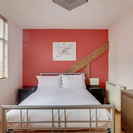 Spacious 2br Flat In The Great City Of Manchester! *
