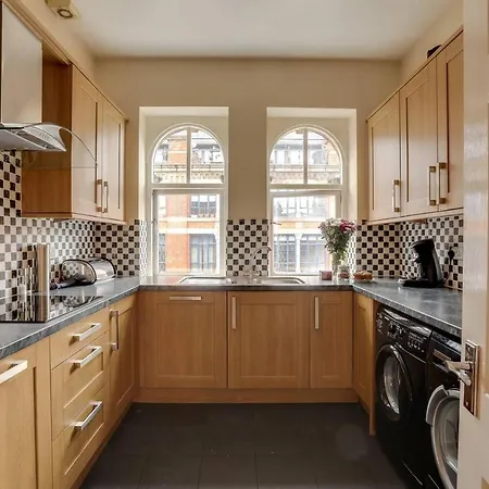 Spacious 2br Flat In The Great City Of Manchester!