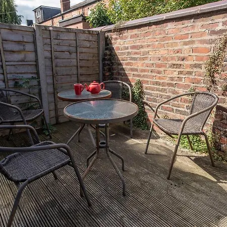 Cosy 2bd Terrace House In Chorlton