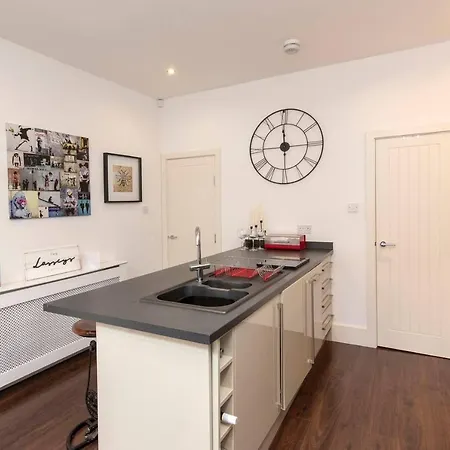 Cosy 2bd Terrace House In Chorlton