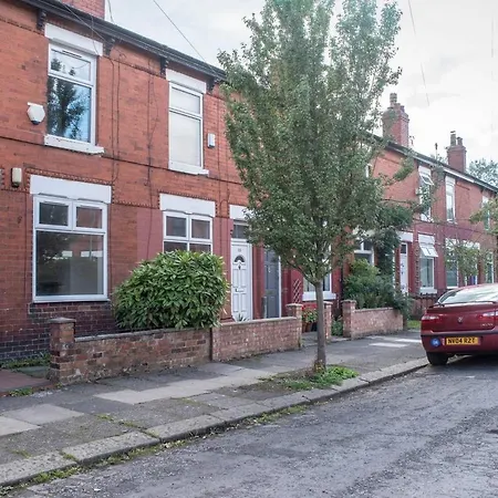 Cosy 2bd Terrace House In Chorlton דירה *