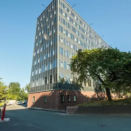 Approved Serviced Park Rise Apartment Manchester