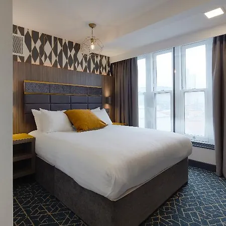 Roomzzz Victoria 4* Mánchester