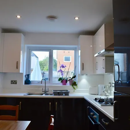 2 Bedroom House In City Centre Apartment Manchester
