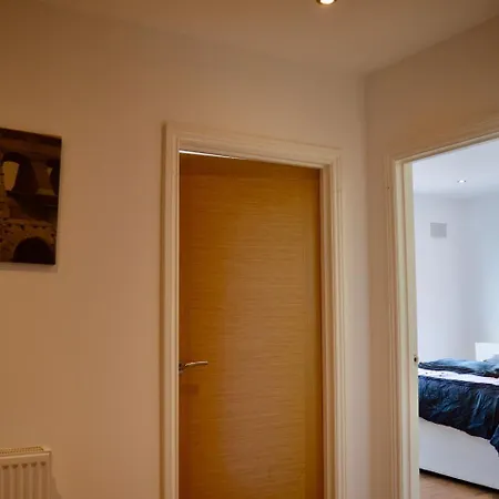 2 Bedroom With 2 Balconies In
