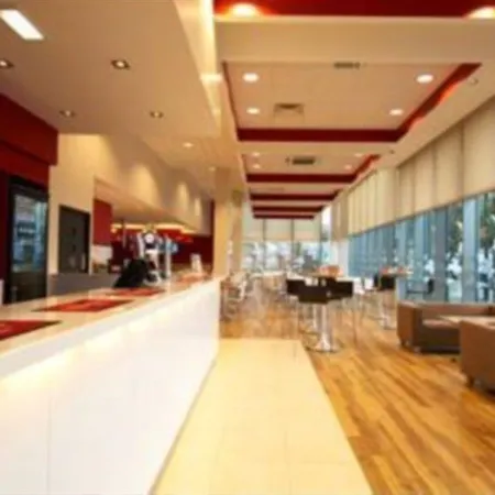 Travelodge Arena Hotel