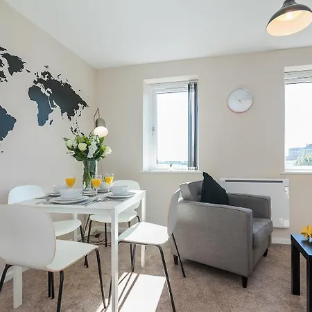 Approved Serviced Park Rise Apartment *
