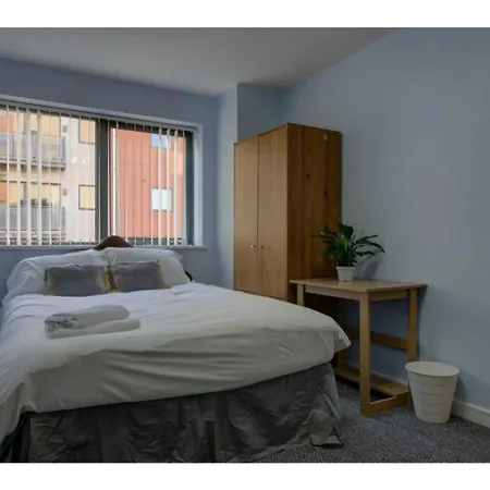 Spacious, Central For 6 In Апартаменты