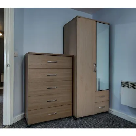 Апартаменты Spacious, Central For 6 In *