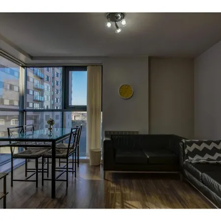 Апартаменты Spacious, Central For 6 In Манчестер