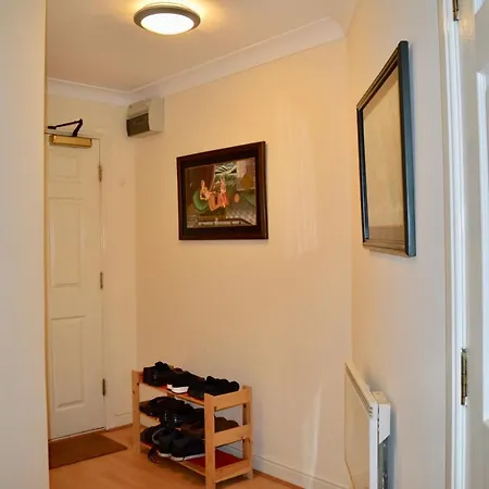 דירה 2 Bedroom Near City Centre