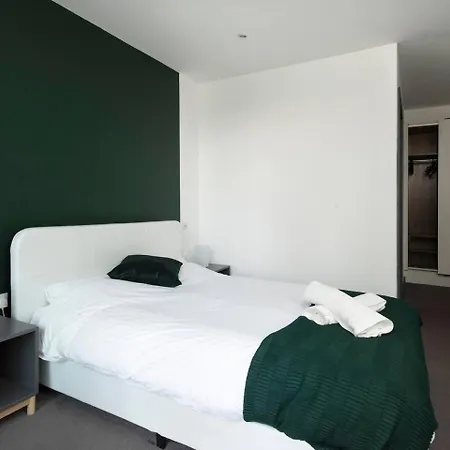 Stunning 3bd Canal-side In City Centre
