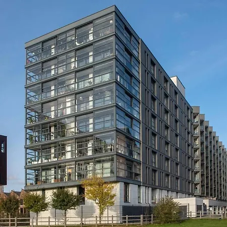 Stunning 3bd Canal-side In City Centre Апартаменты *