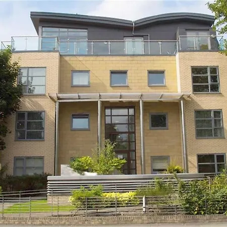 Rest & Recharge Withington Village Apartment *