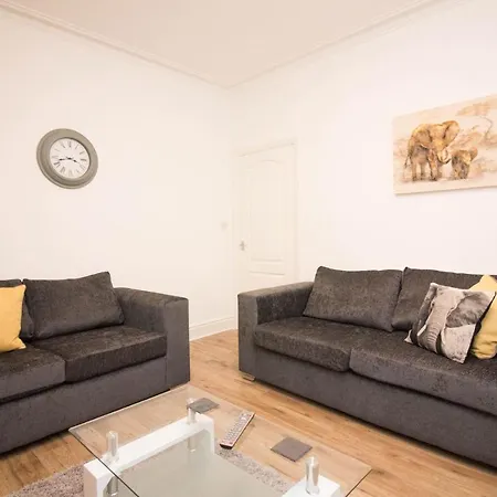 The Metro 5-Bed House *