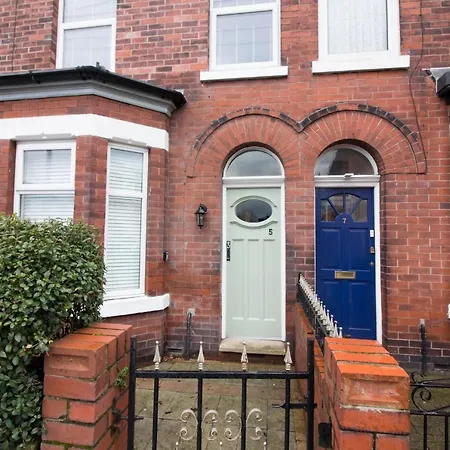 Daire The Metro 5-Bed House *