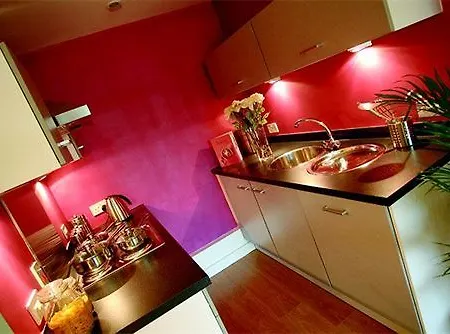 Quay Apartament *