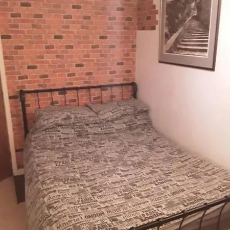 Black Friars Court Homestay *