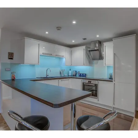 Stunning For 4 In Wilmslow, * Манчестер