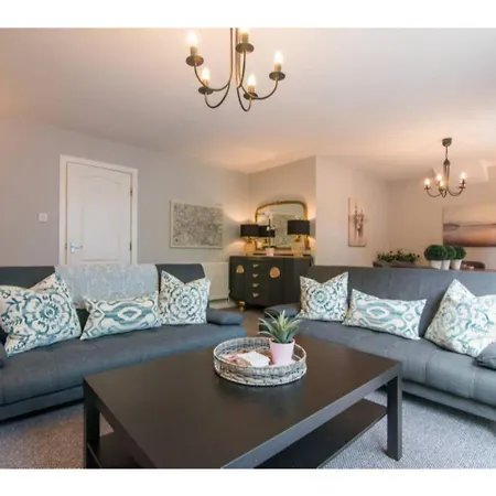 Flat In Chorlton Nr Utd & City Sleeps 8 Апартаменты *