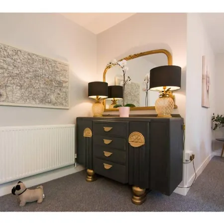 Flat In Chorlton Nr Utd & City Sleeps 8 Апартаменты *