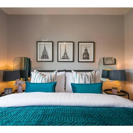 Flat In Chorlton Nr Utd & City Sleeps 8 Апартаменты Манчестер