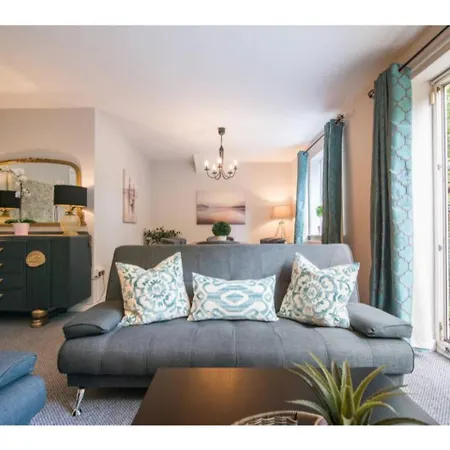 Apartment Flat In Chorlton Nr Utd & City Sleeps 8