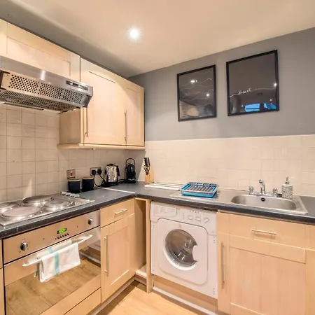 Apartment 2 Bedroom Near Victoria Manchester