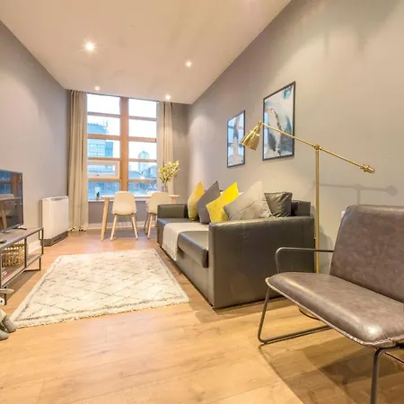 2 Bedroom Near Victoria