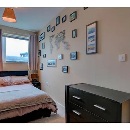 Апартаменты Central Apt For 4 Skyline Views & Canal Adjacent *