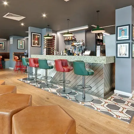 Football, Old Trafford, A Tribute Portfolio Otel 4*